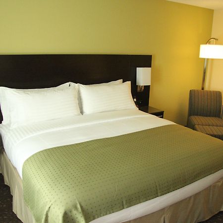 Holiday Inn Greensboro Coliseum By Ihg Buitenkant foto