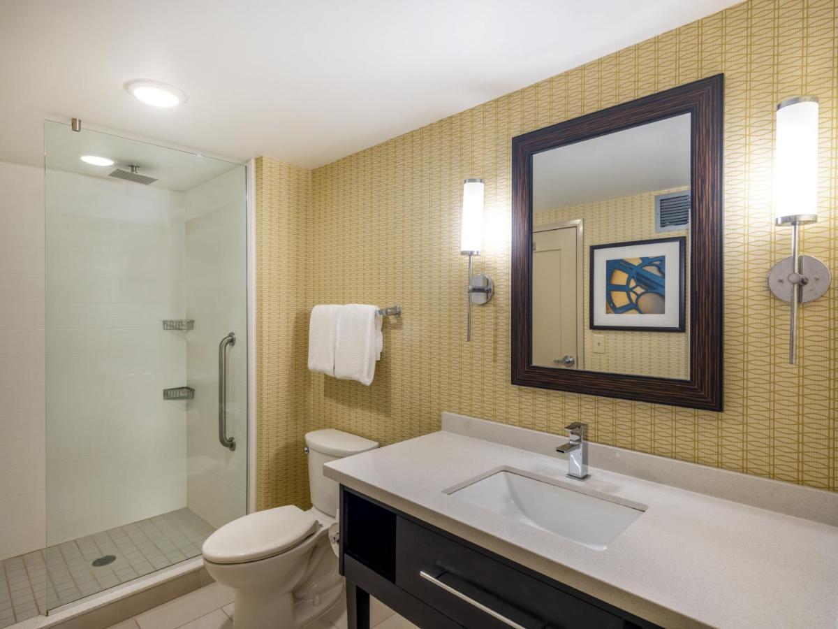 Holiday Inn Greensboro Coliseum By Ihg Buitenkant foto
