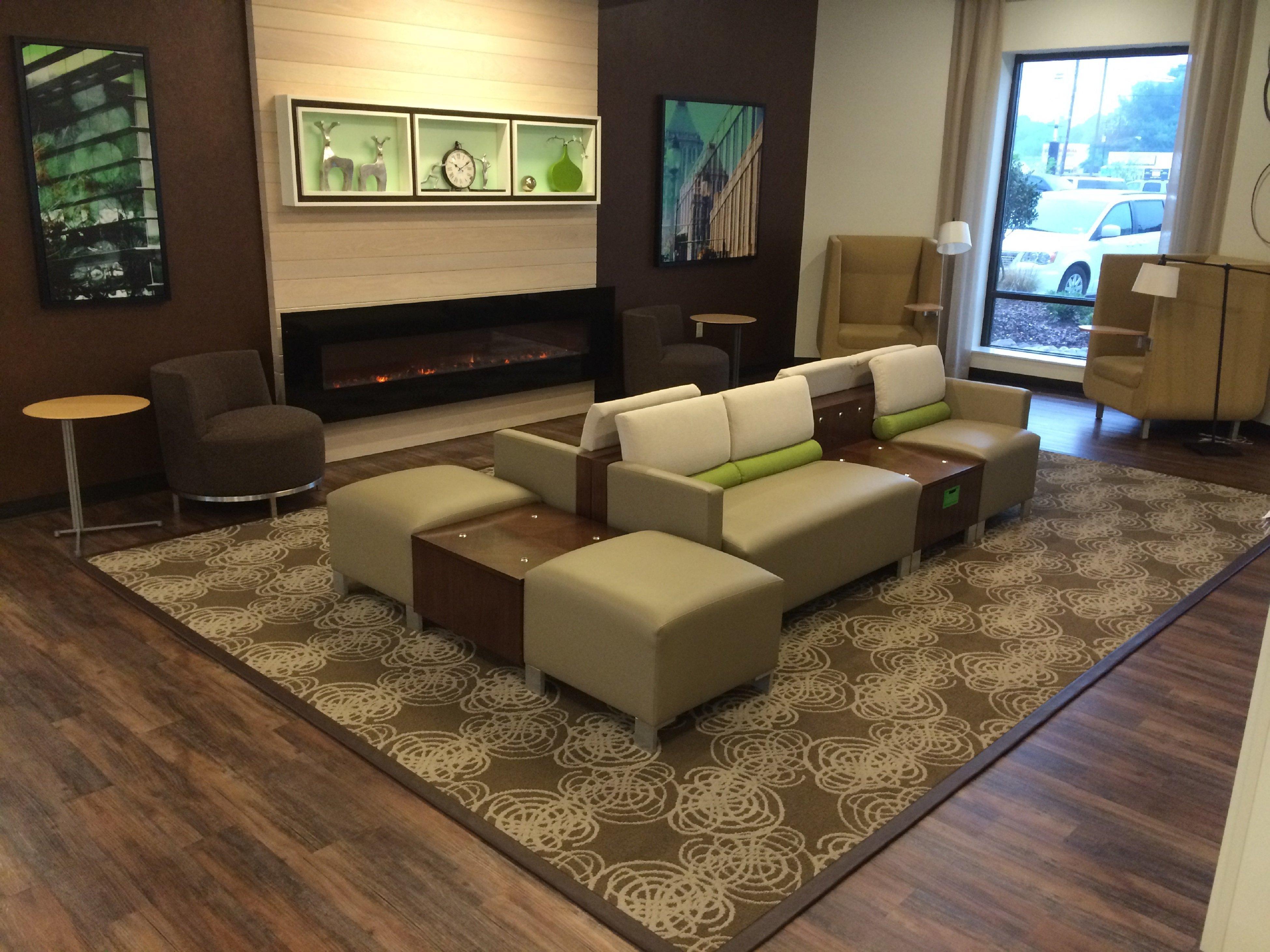 Holiday Inn Greensboro Coliseum By Ihg Buitenkant foto